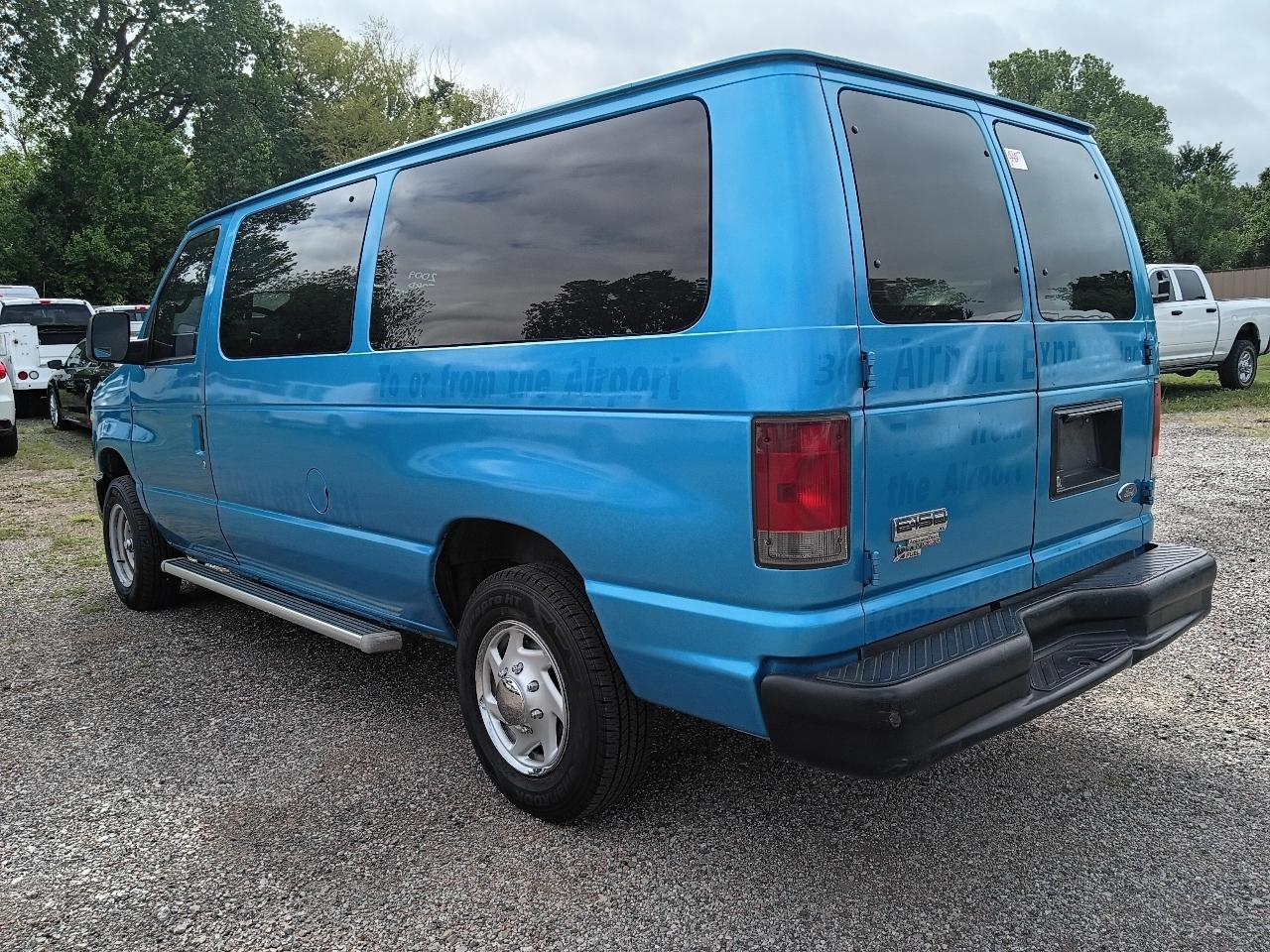 Ford Econoline E-150 XL 2009