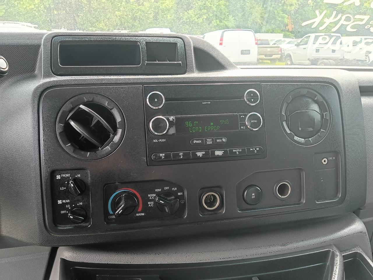 Ford Econoline E-150 XL 2009