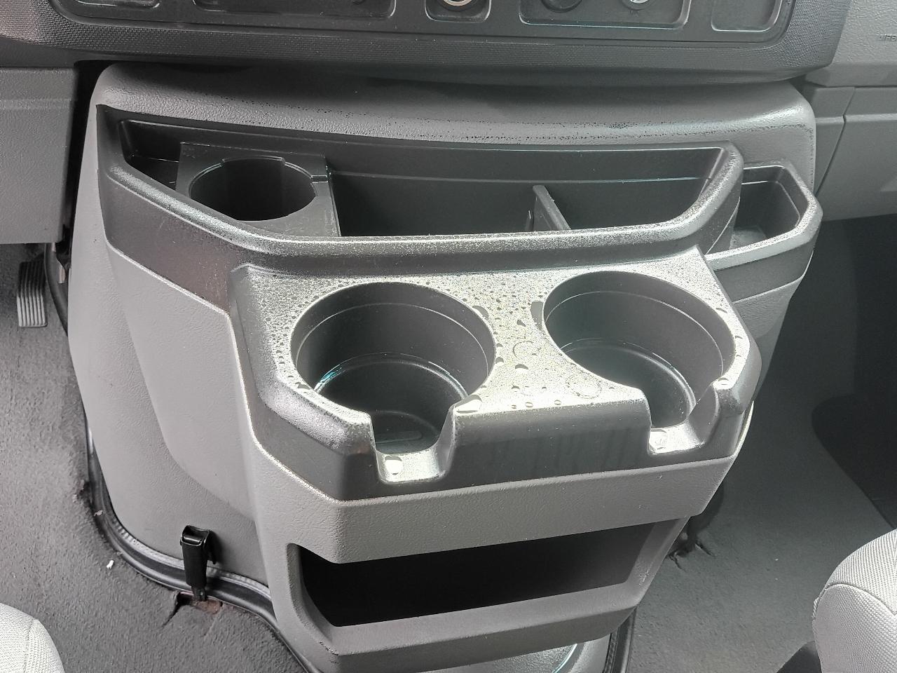 Ford Econoline E-150 XL 2009