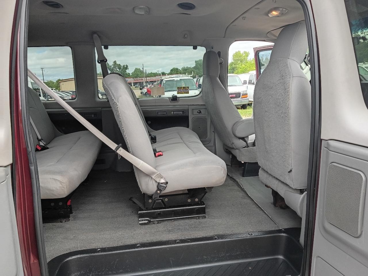 Ford Econoline E-150 XL 2009