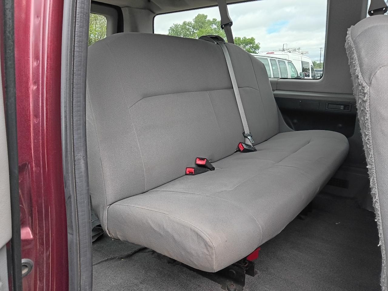 Ford Econoline E-150 XL 2009