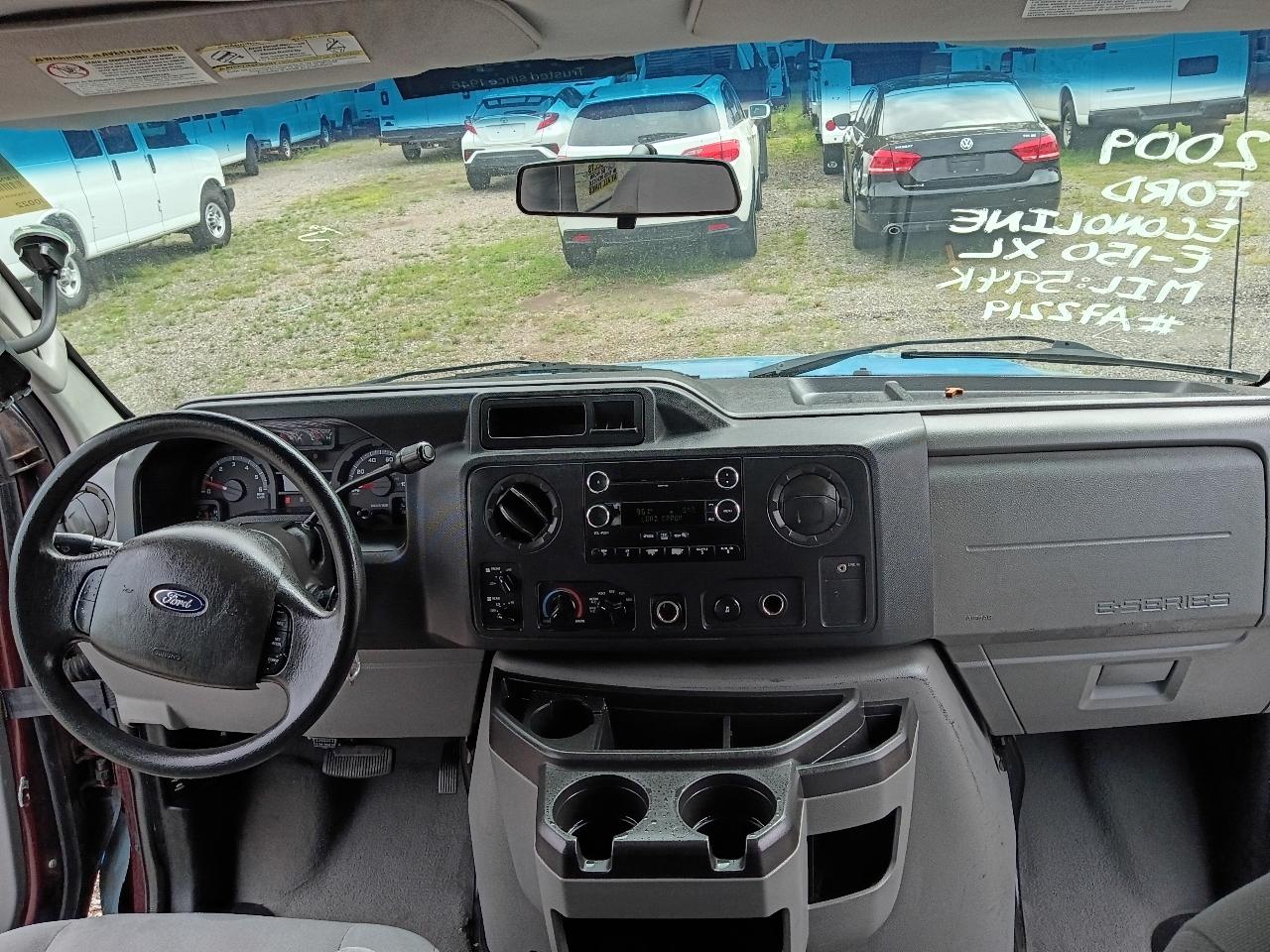 Ford Econoline E-150 XL 2009