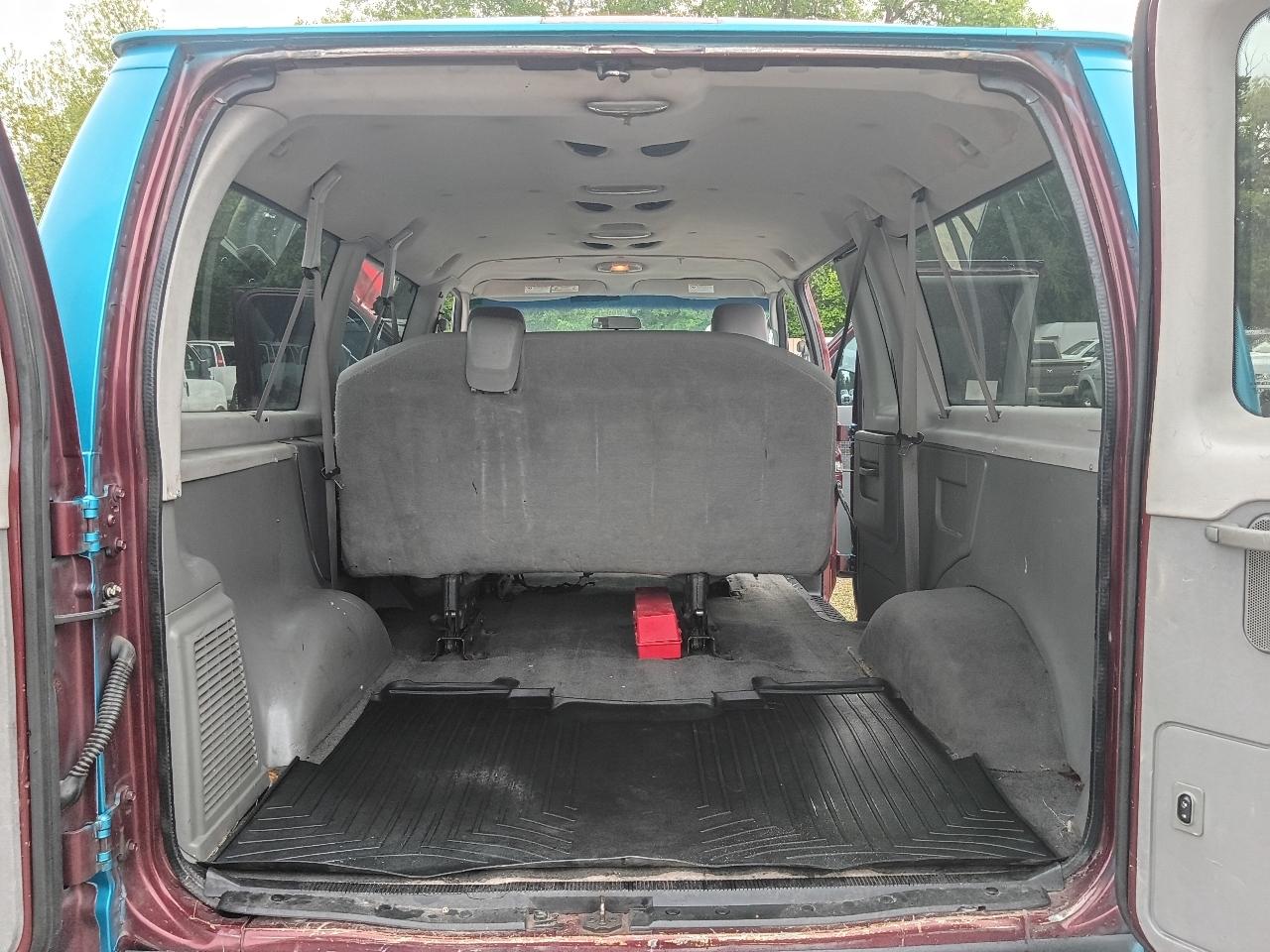 Ford Econoline E-150 XL 2009