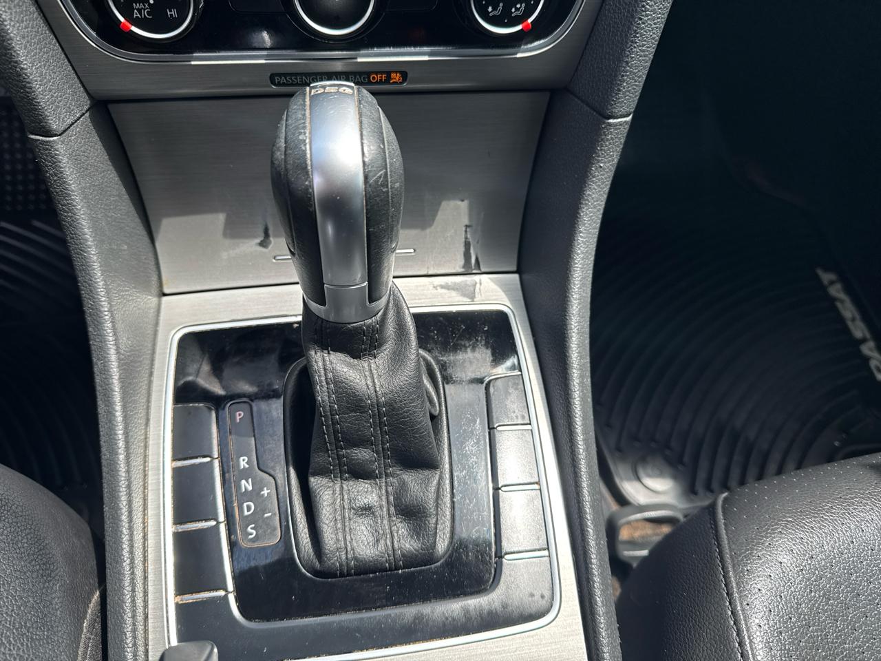Volkswagen Passat TDI SE 6A w/ Sunroof 2015