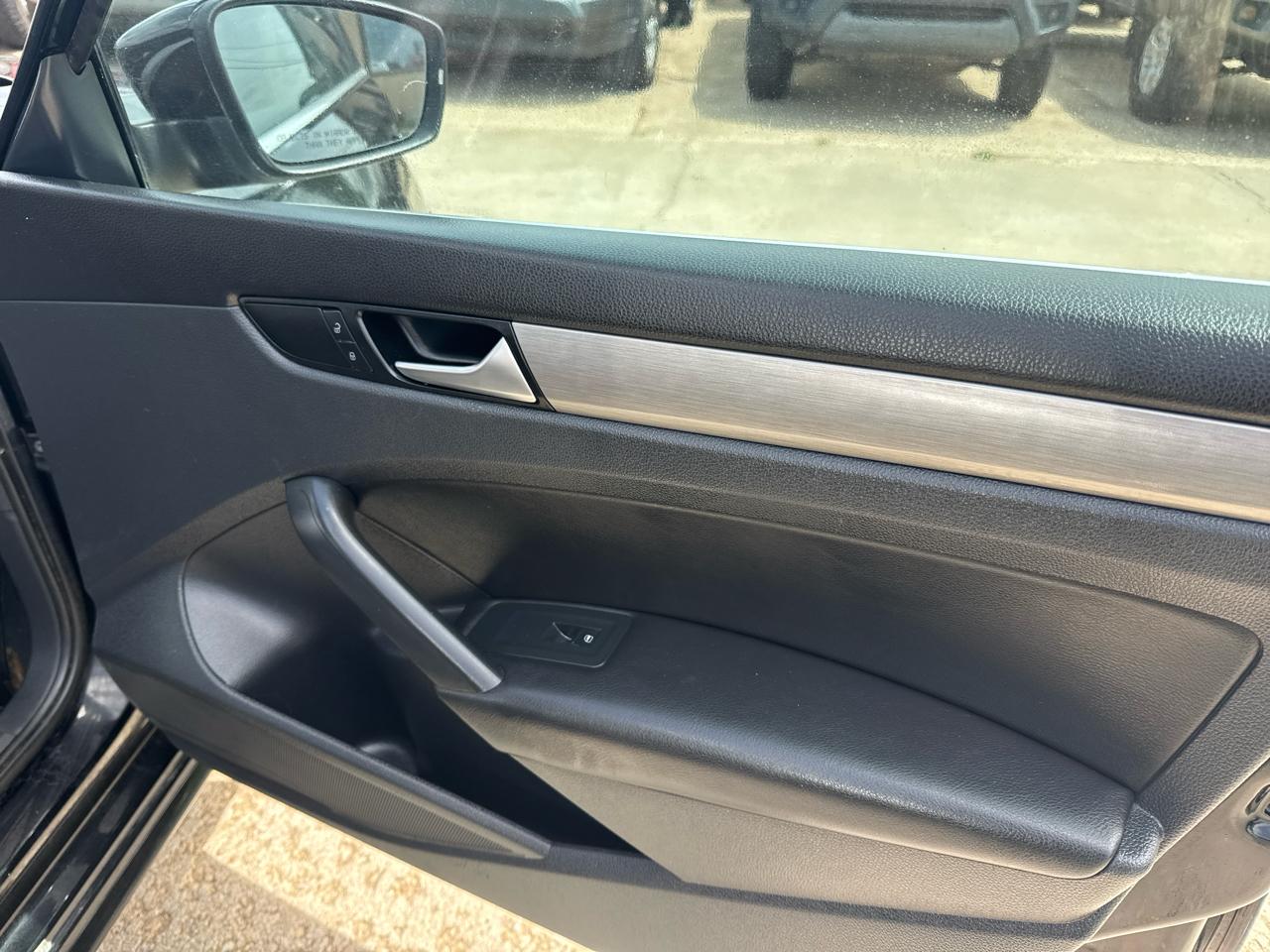 Volkswagen Passat TDI SE 6A w/ Sunroof 2015