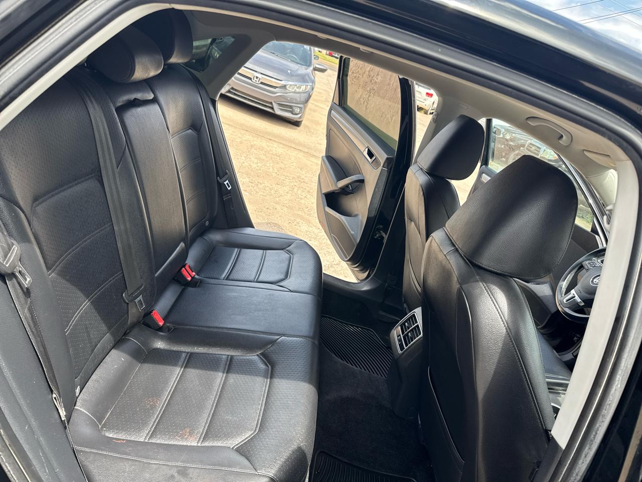 Volkswagen Passat TDI SE 6A w/ Sunroof 2015