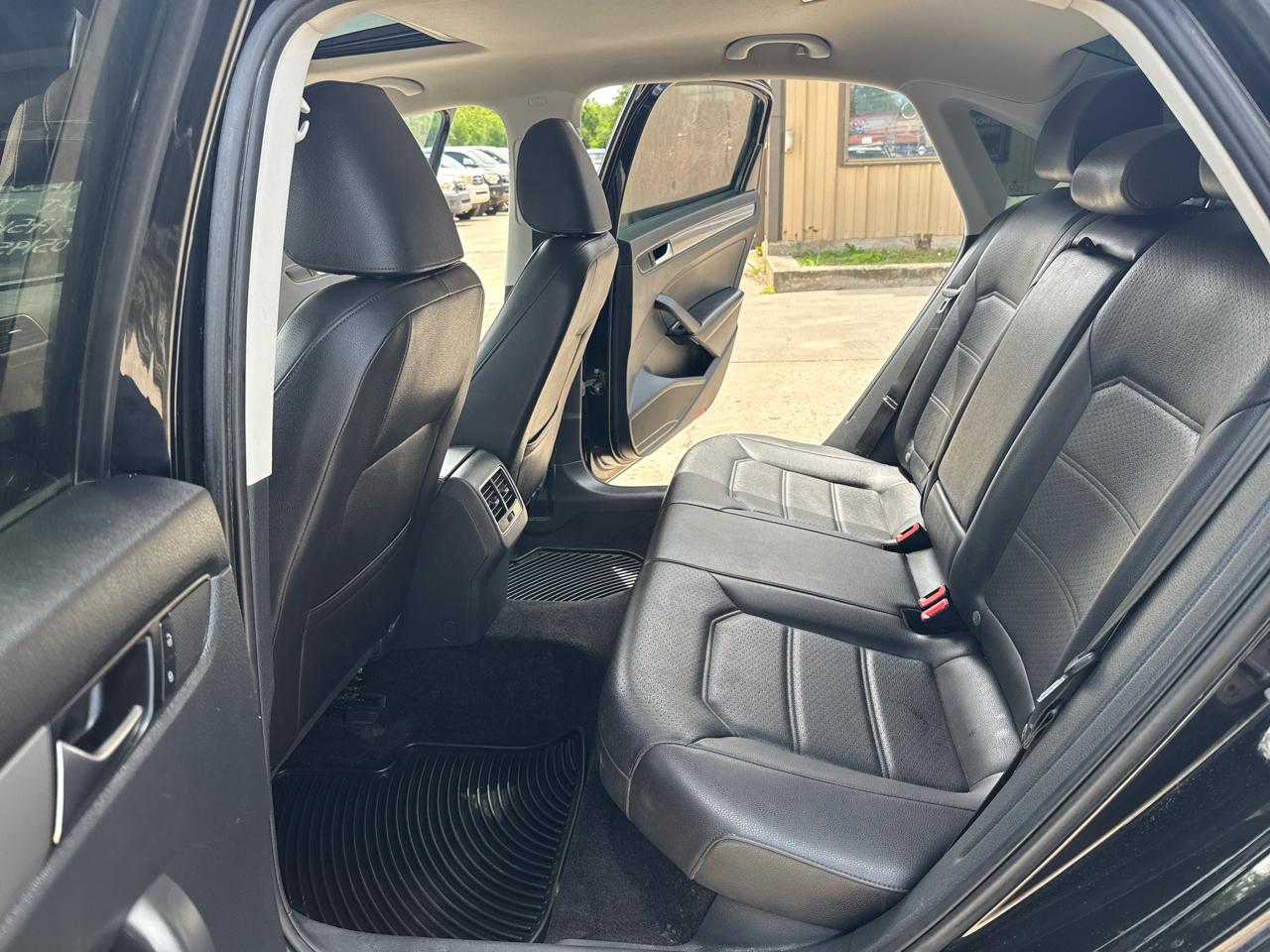 Volkswagen Passat TDI SE 6A w/ Sunroof 2015