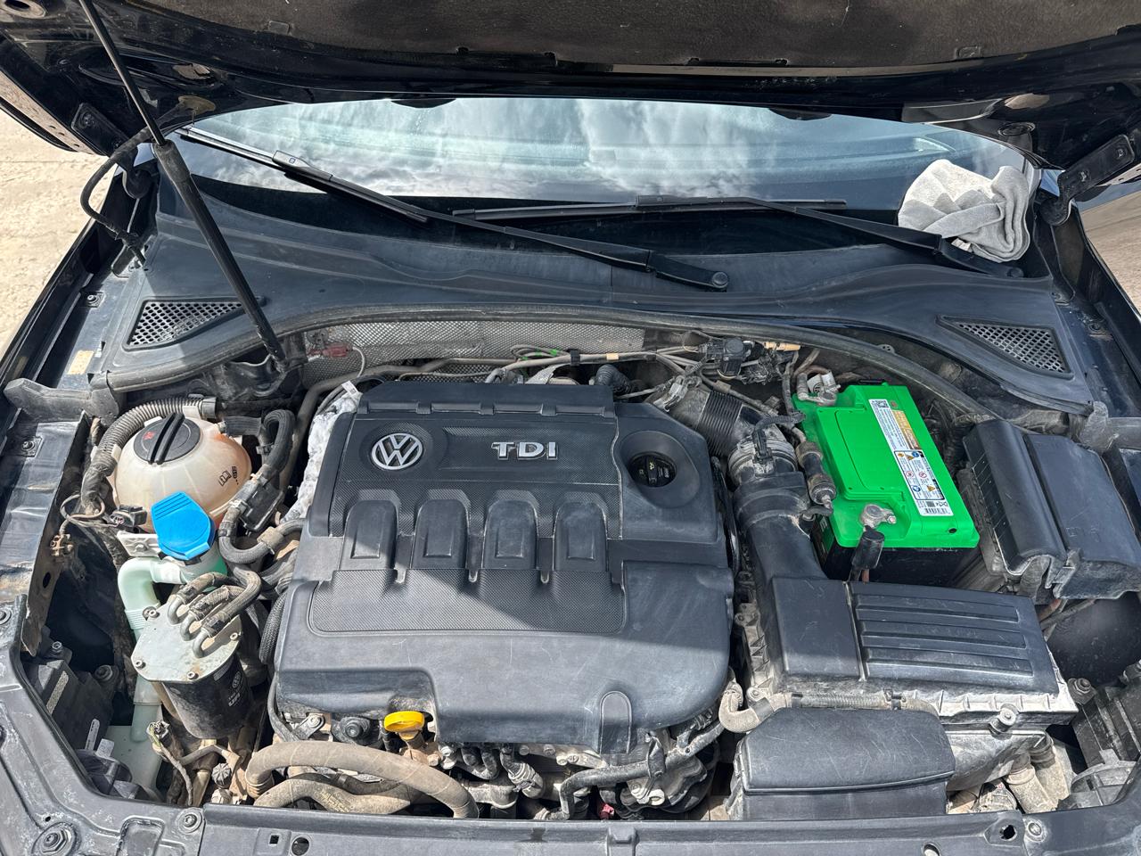 Volkswagen Passat TDI SE 6A w/ Sunroof 2015