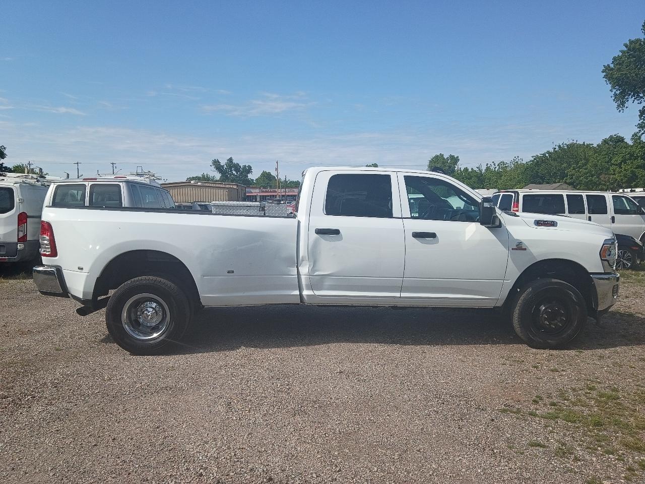 RAM 3500 Tradesman Crew Cab 4WD DRW 2024