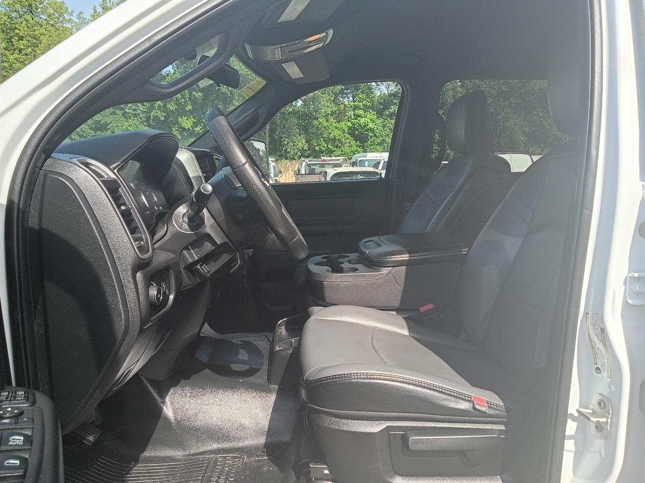 RAM 3500 Tradesman Crew Cab 4WD DRW 2024