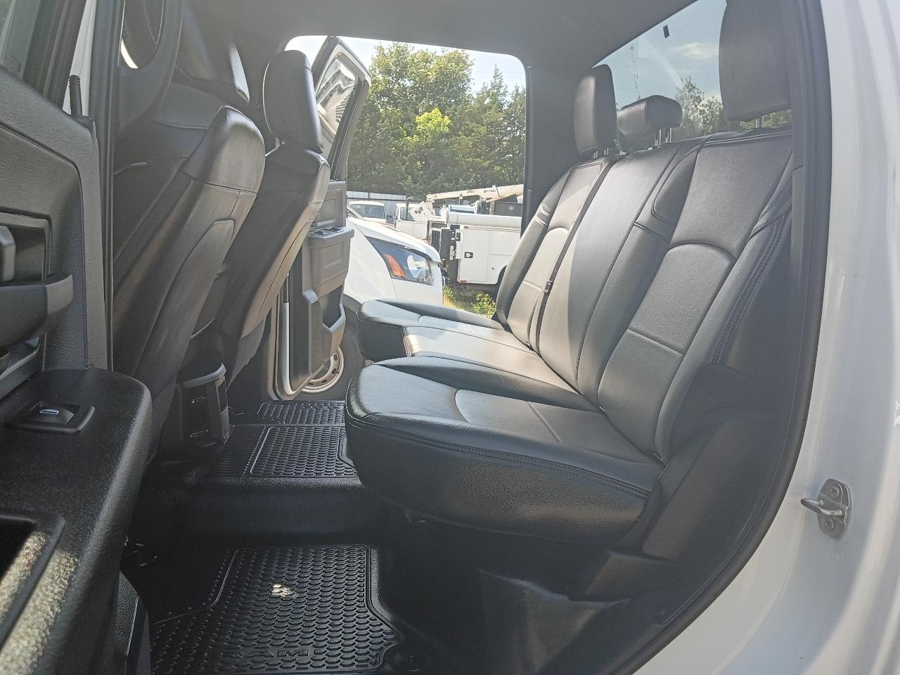 RAM 3500 Tradesman Crew Cab 4WD DRW 2024