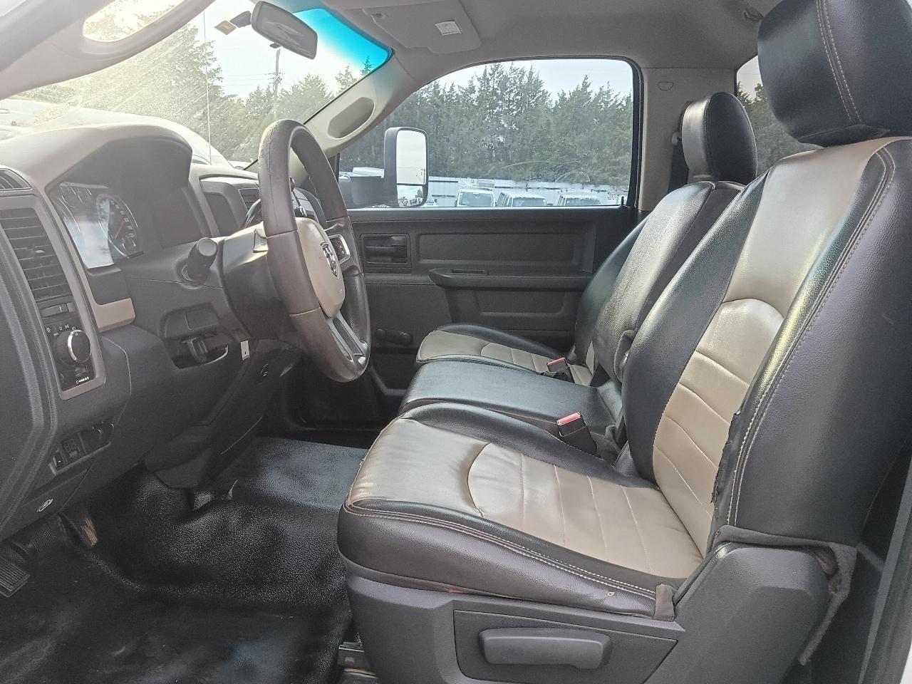 Dodge Ram 3500 Regular Cab DRW 2WD 2011
