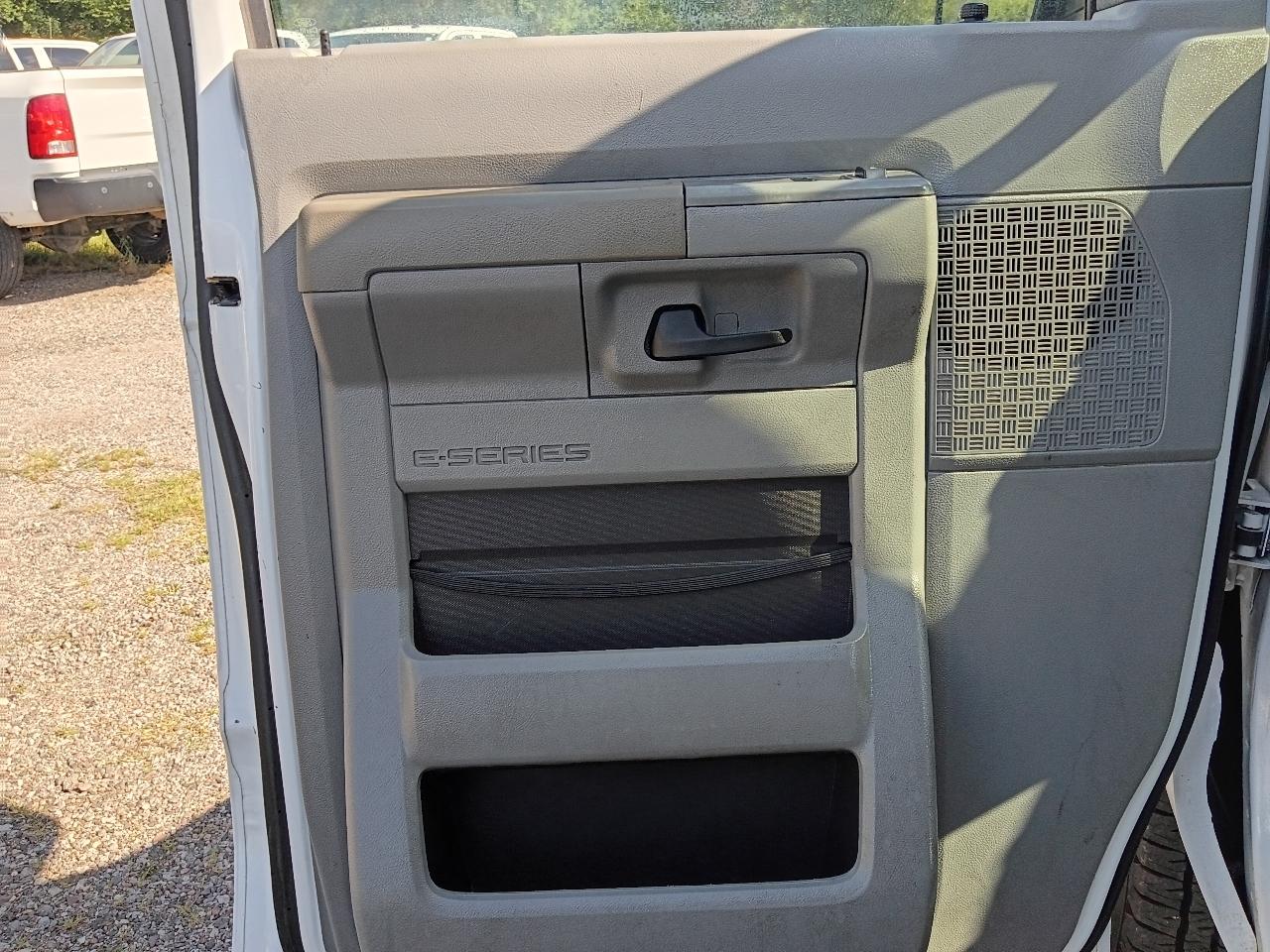 Ford Econoline E-250 2013