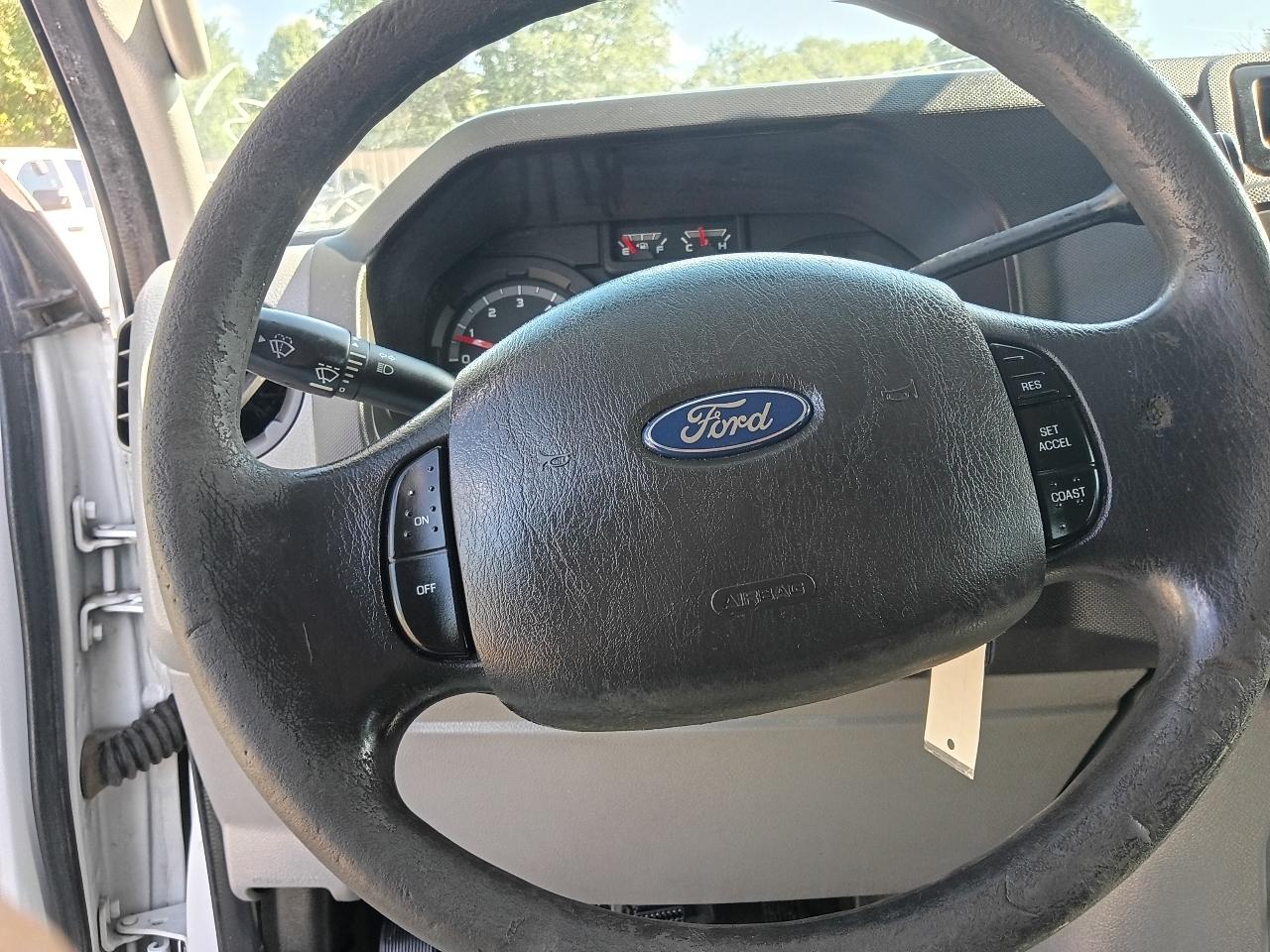 Ford Econoline E-250 2013