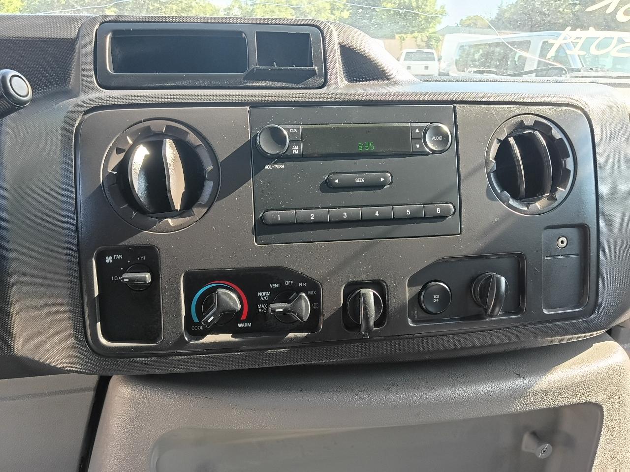 Ford Econoline E-250 2013