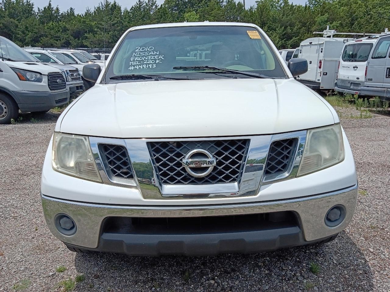 Nissan Frontier LE Crew Cab 2WD 2010