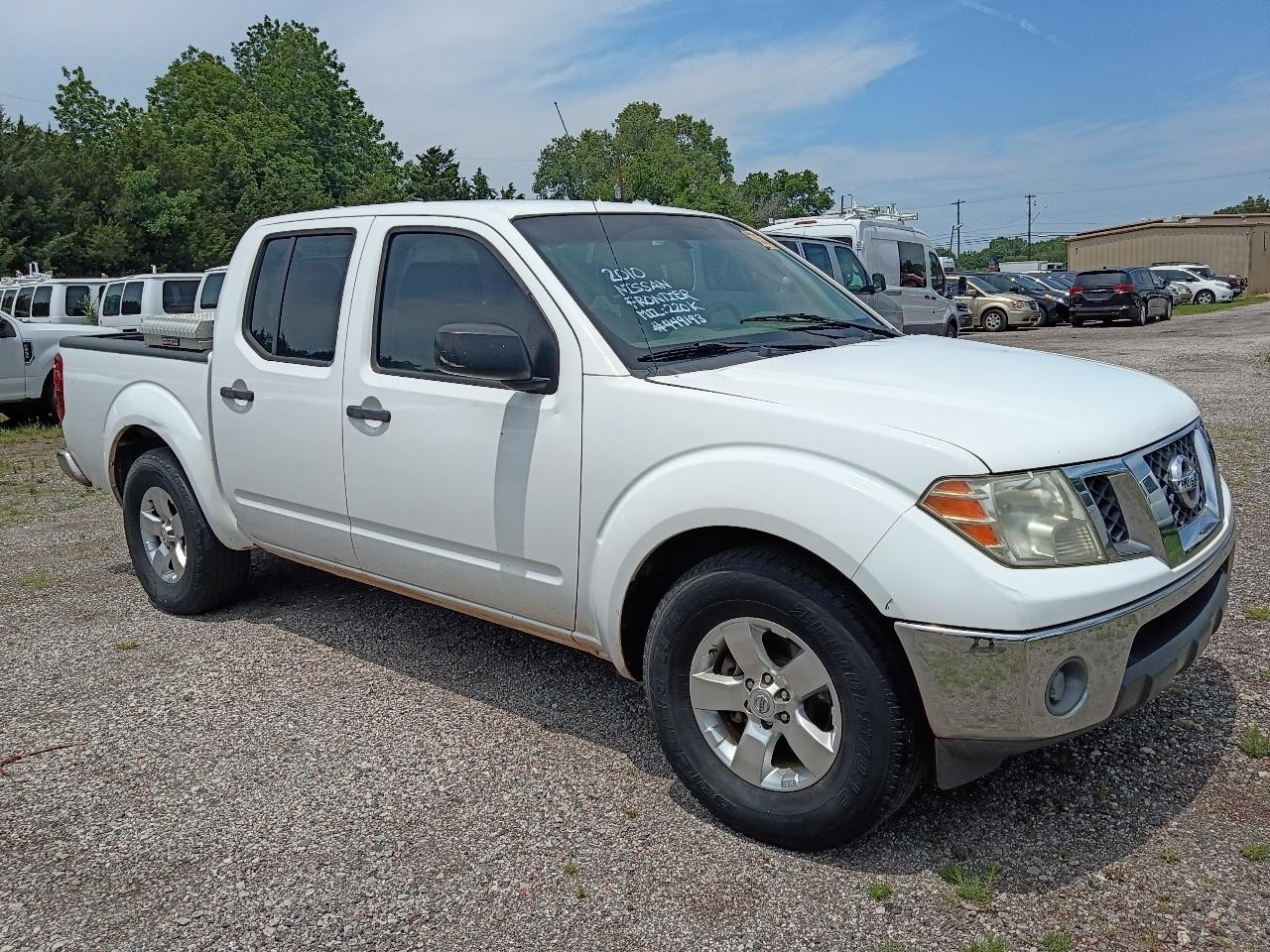 Nissan Frontier LE Crew Cab 2WD 2010