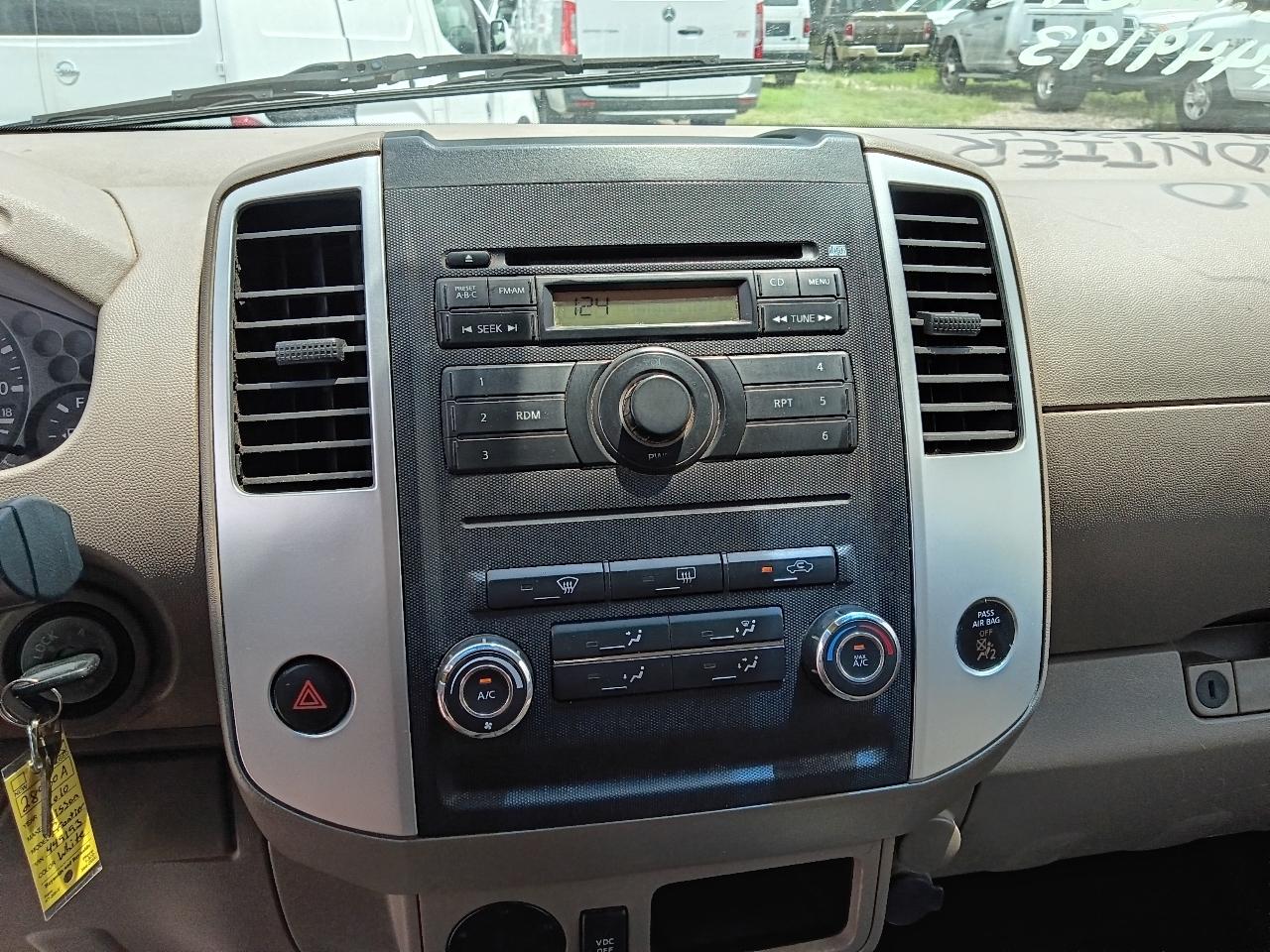 Nissan Frontier LE Crew Cab 2WD 2010