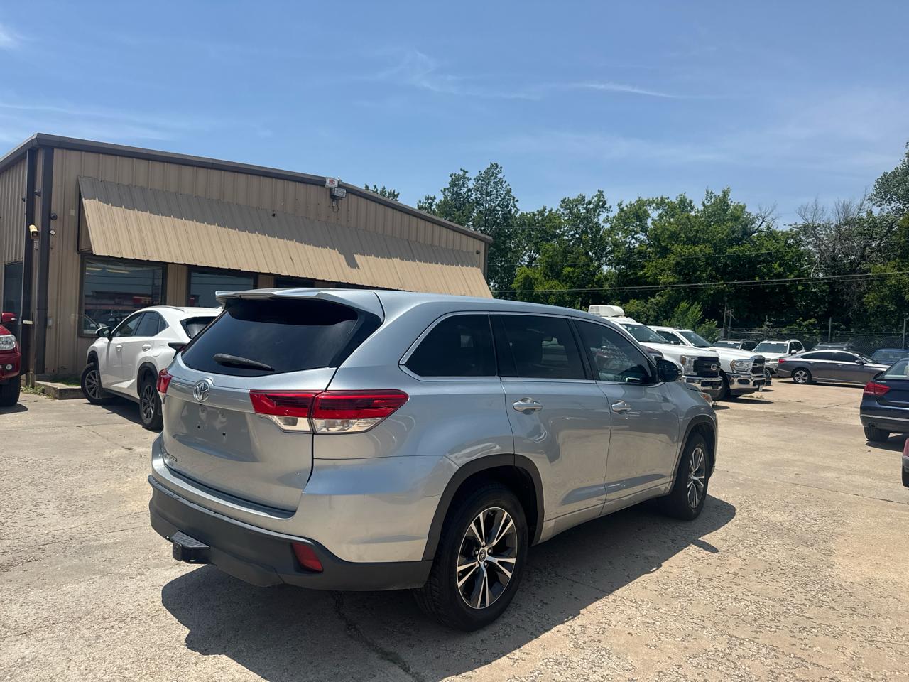 Toyota Highlander LE FWD I4 2017