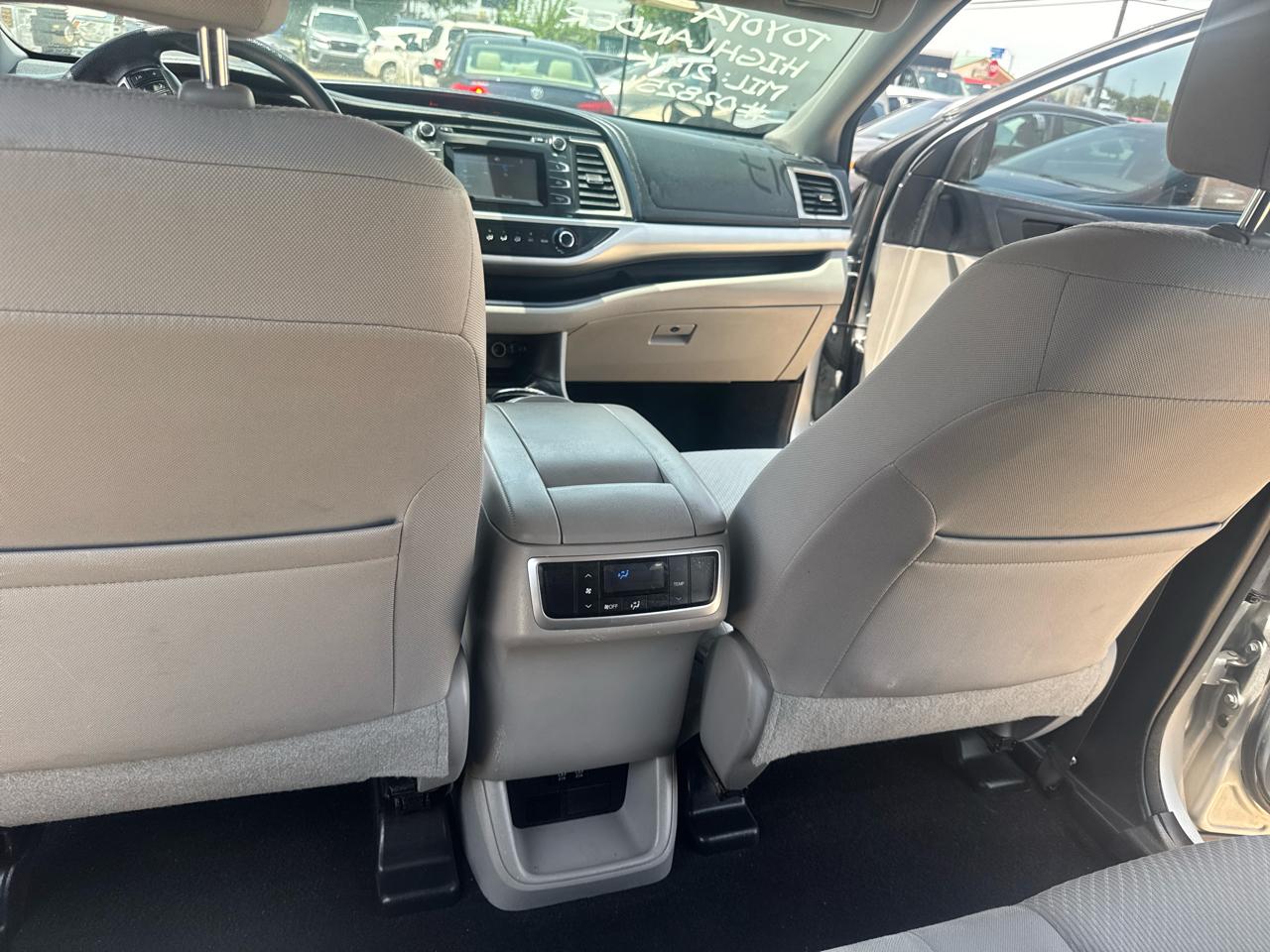 Toyota Highlander LE FWD I4 2017