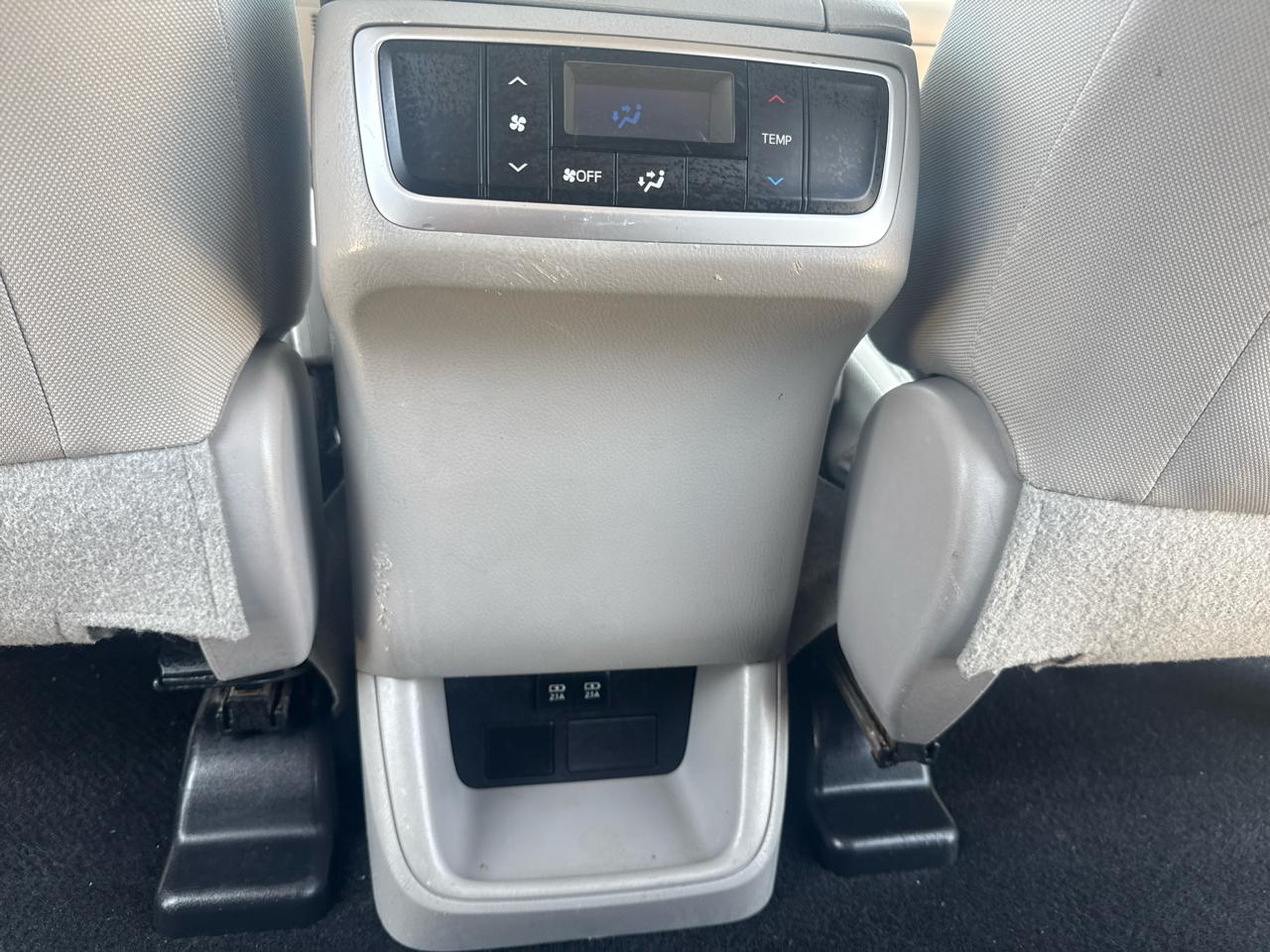 Toyota Highlander LE FWD I4 2017
