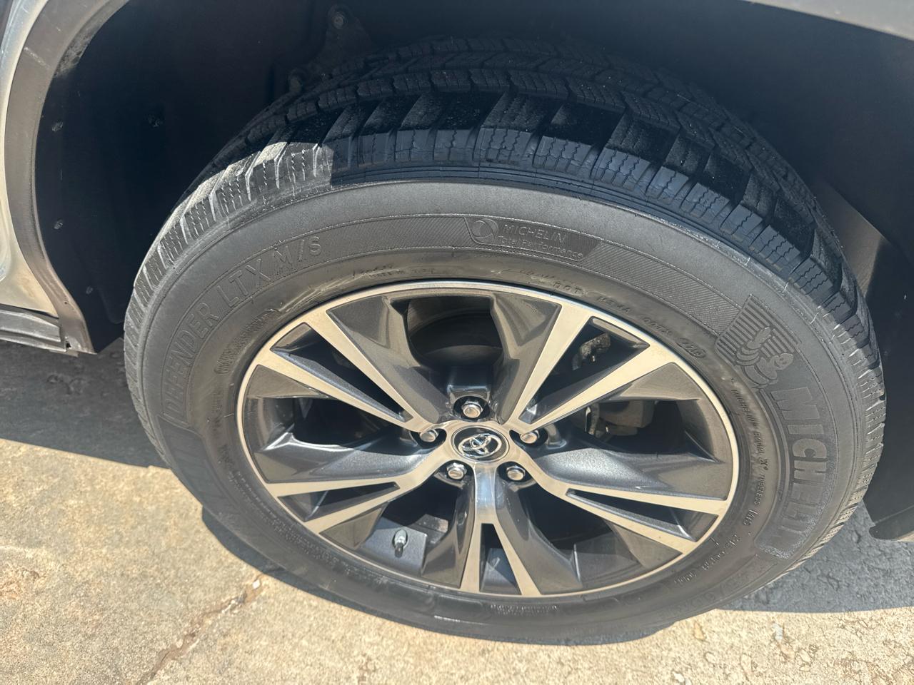 Toyota Highlander LE FWD I4 2017