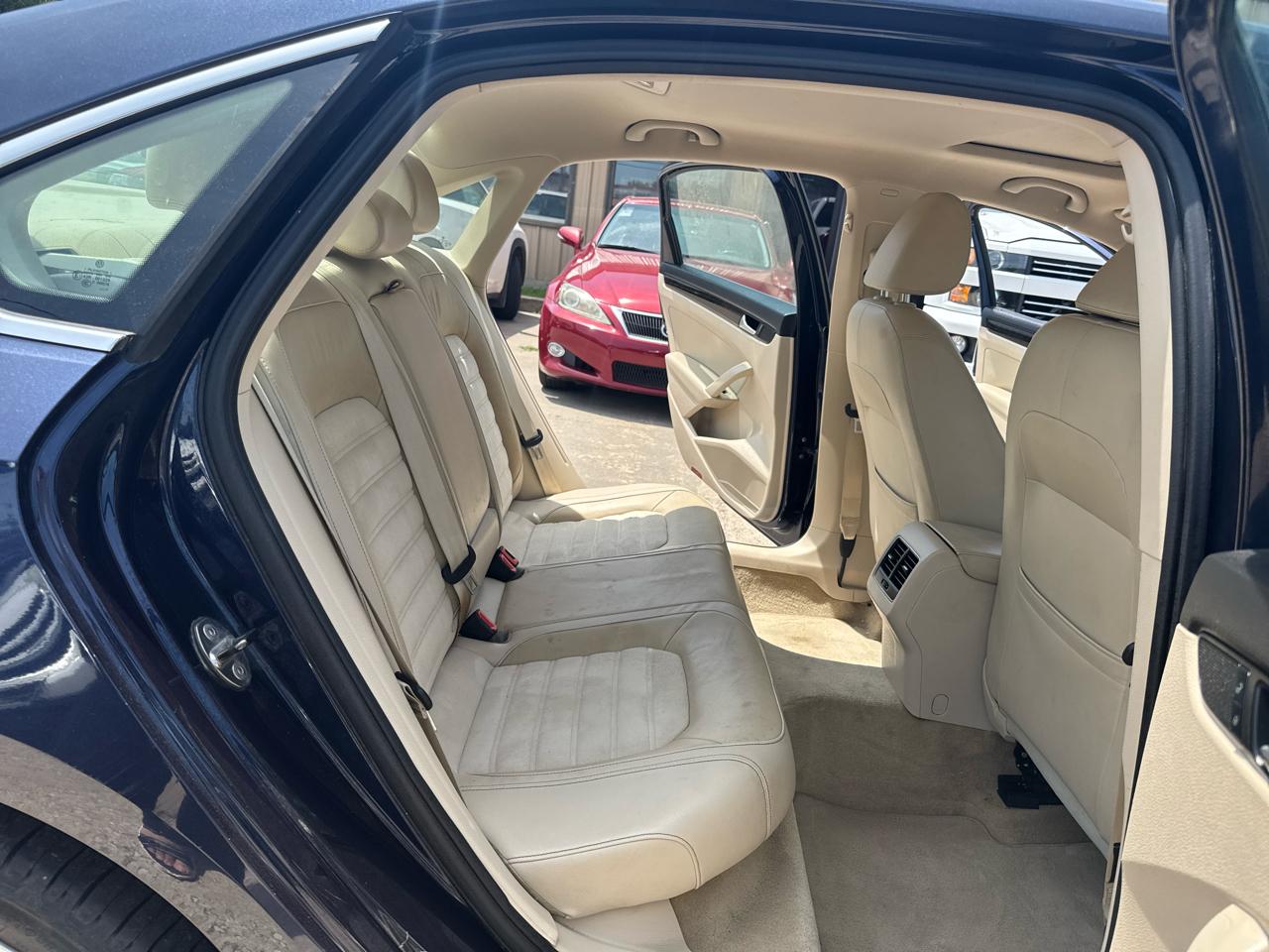 Volkswagen Passat 2.0L TDI SE AT 2014