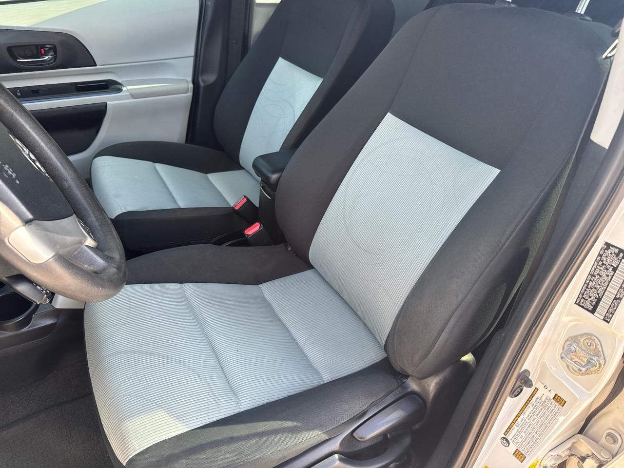 Toyota Prius c One 2013
