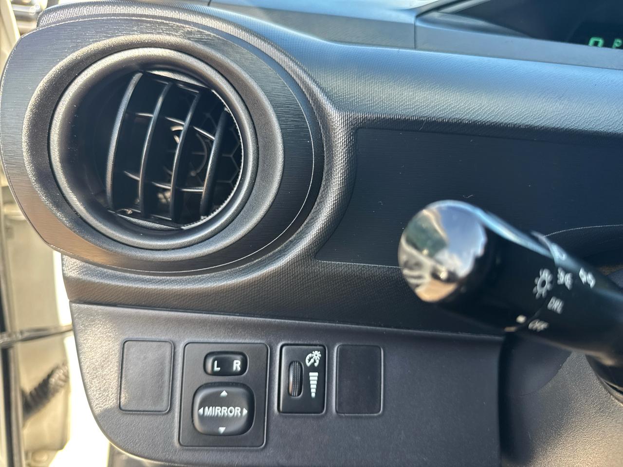 Toyota Prius c One 2013