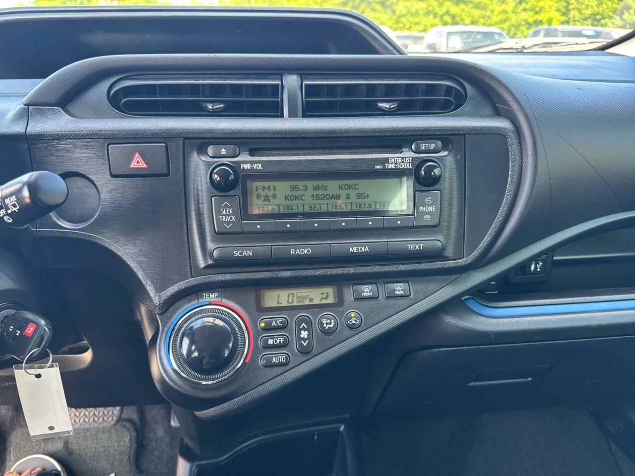 Toyota Prius c One 2013