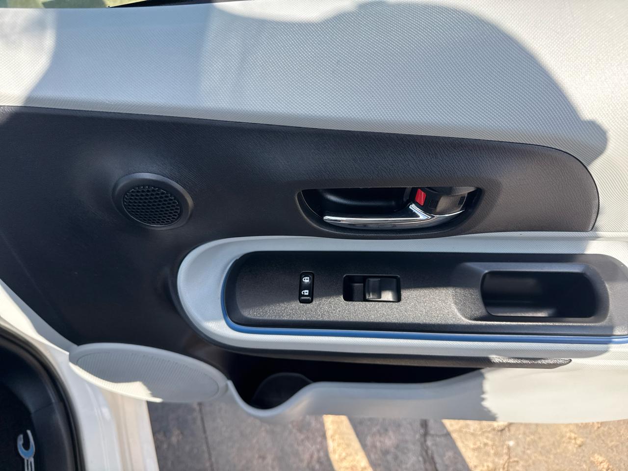 Toyota Prius c One 2013