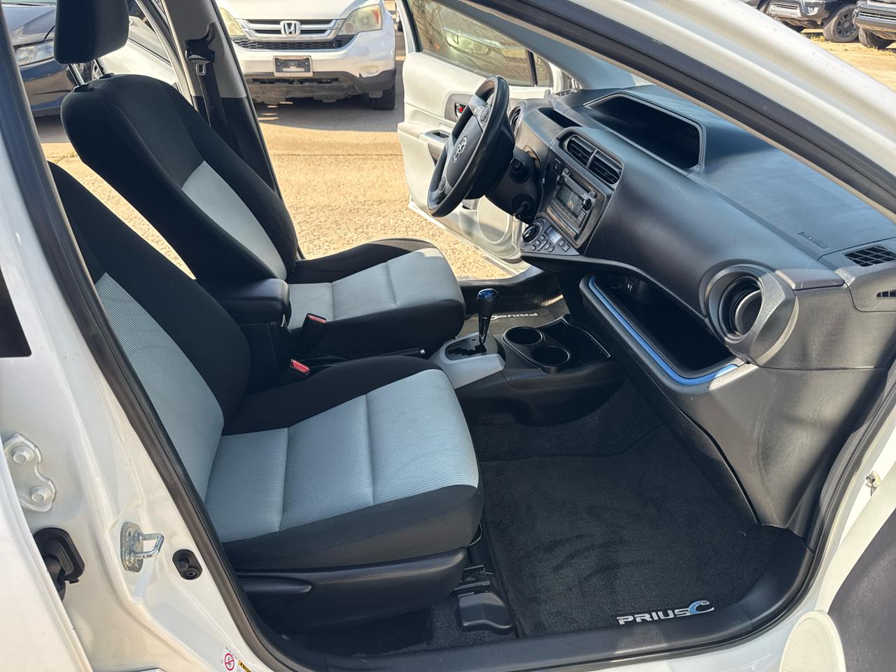 Toyota Prius c One 2013