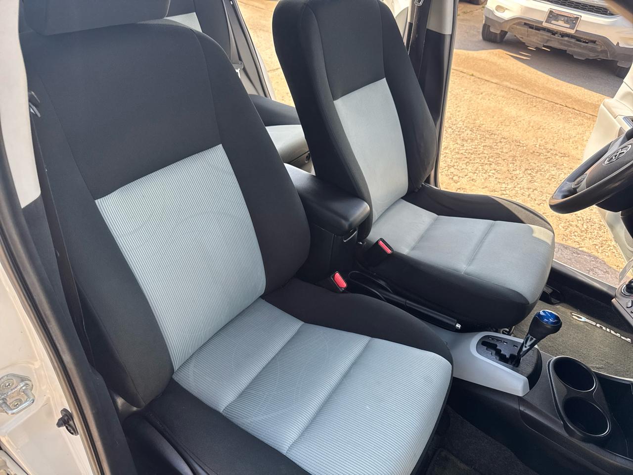 Toyota Prius c One 2013