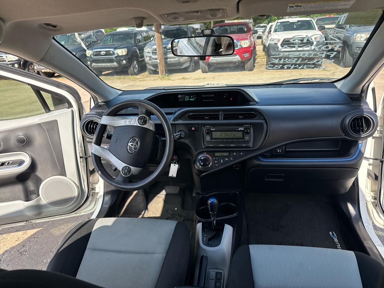 Toyota Prius c One 2013