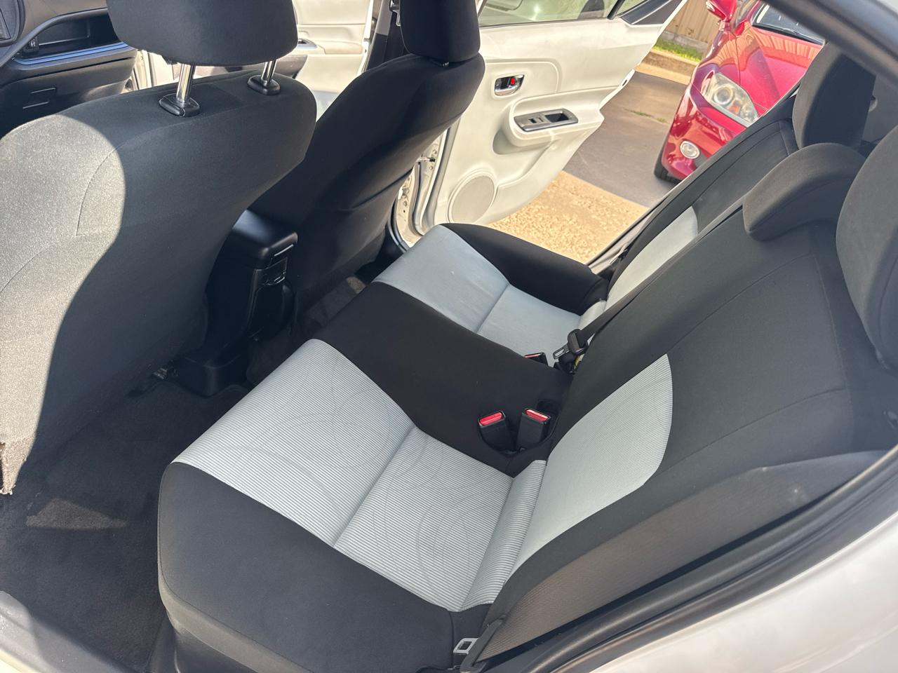 Toyota Prius c One 2013