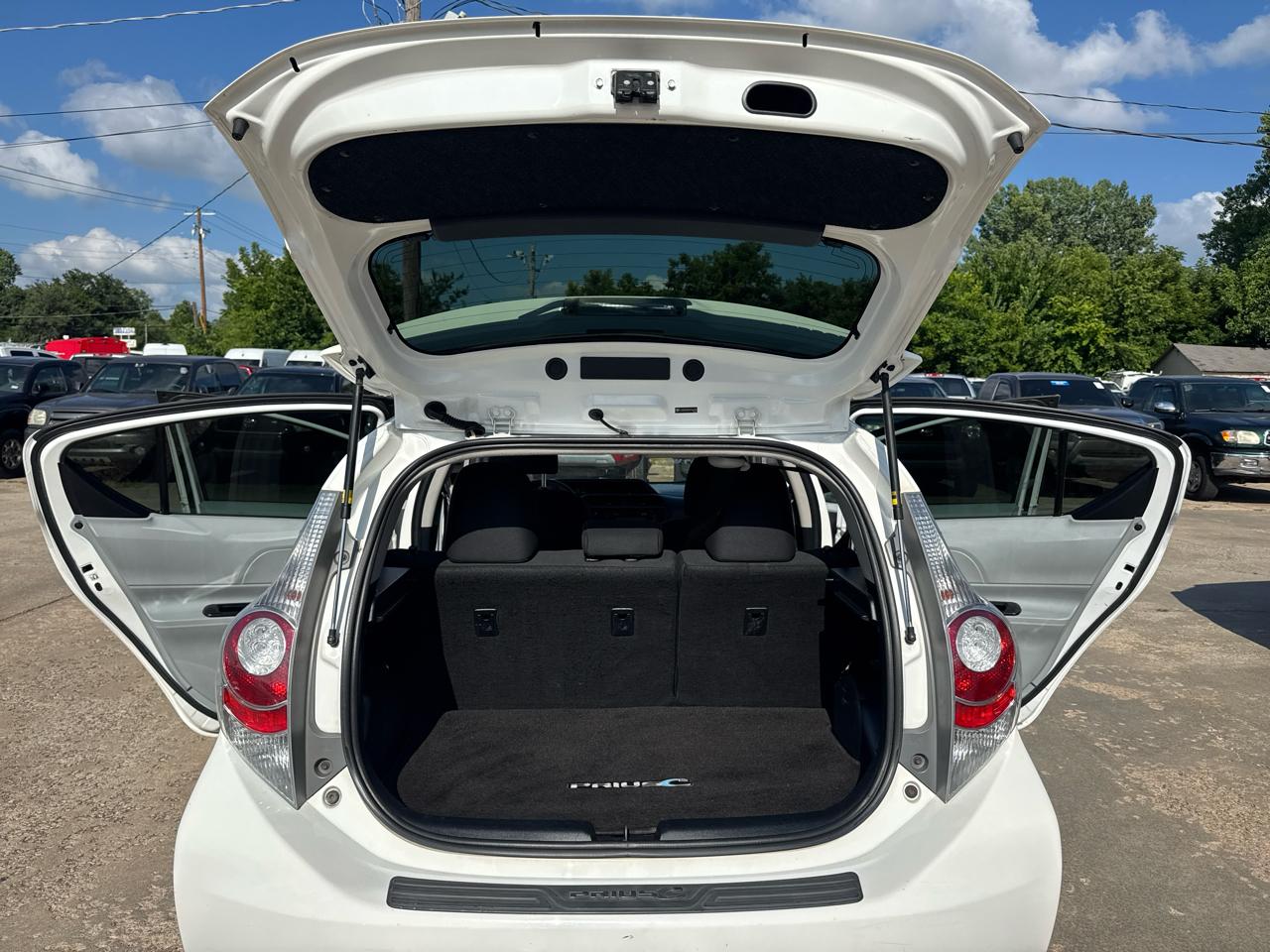 Toyota Prius c One 2013