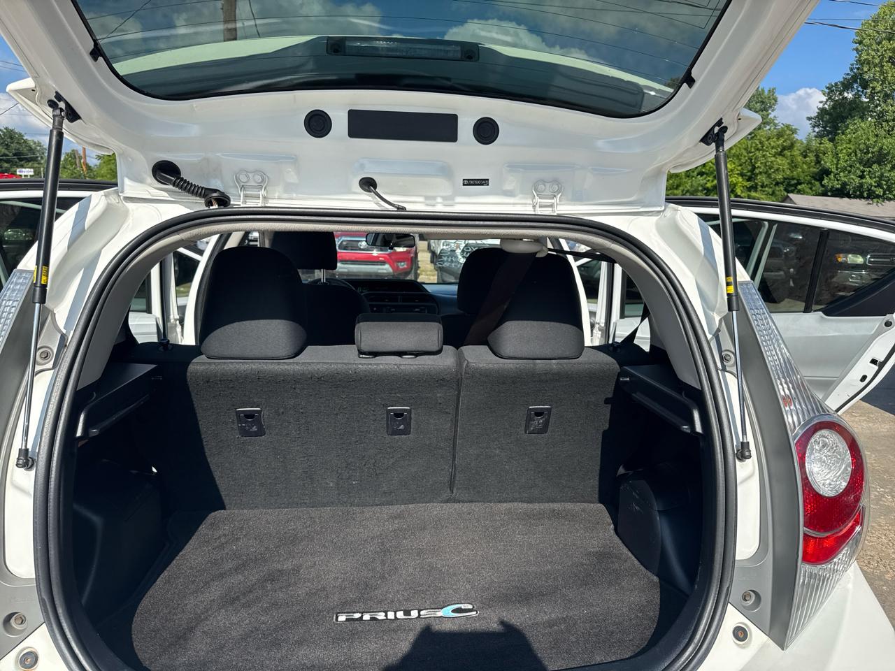 Toyota Prius c One 2013