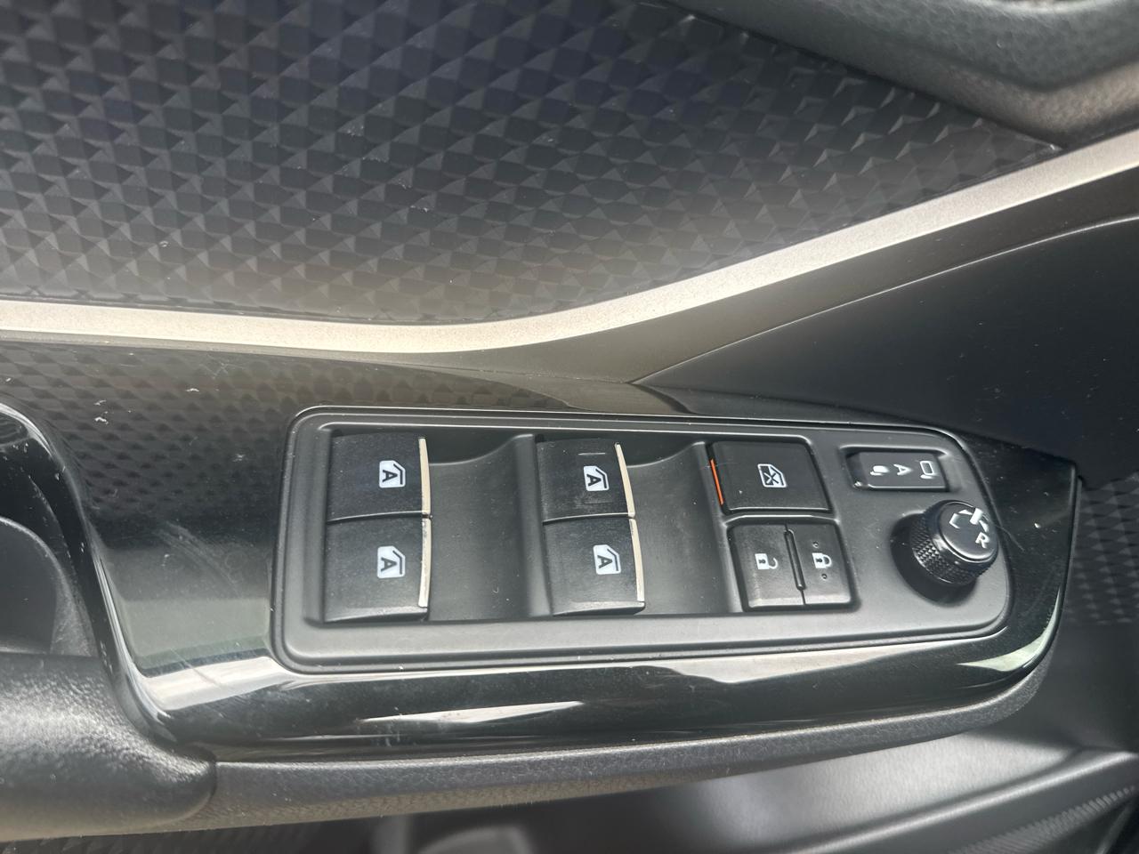 Toyota C-HR LE 2019
