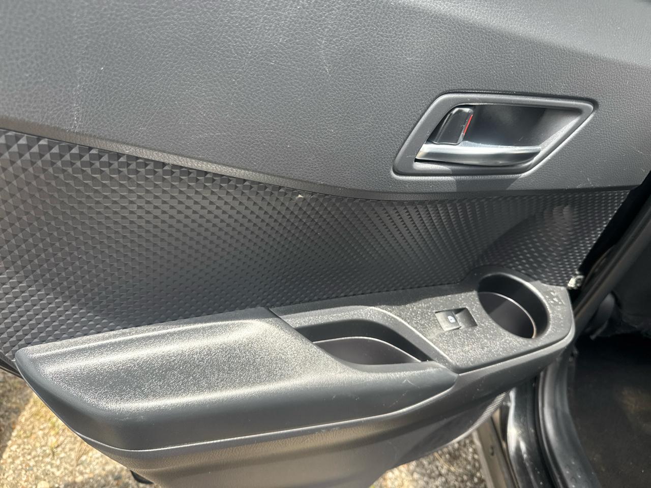 Toyota C-HR LE 2019