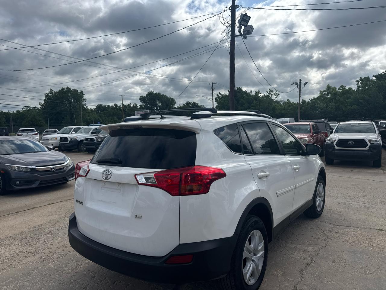 Toyota RAV4 LE FWD 2015
