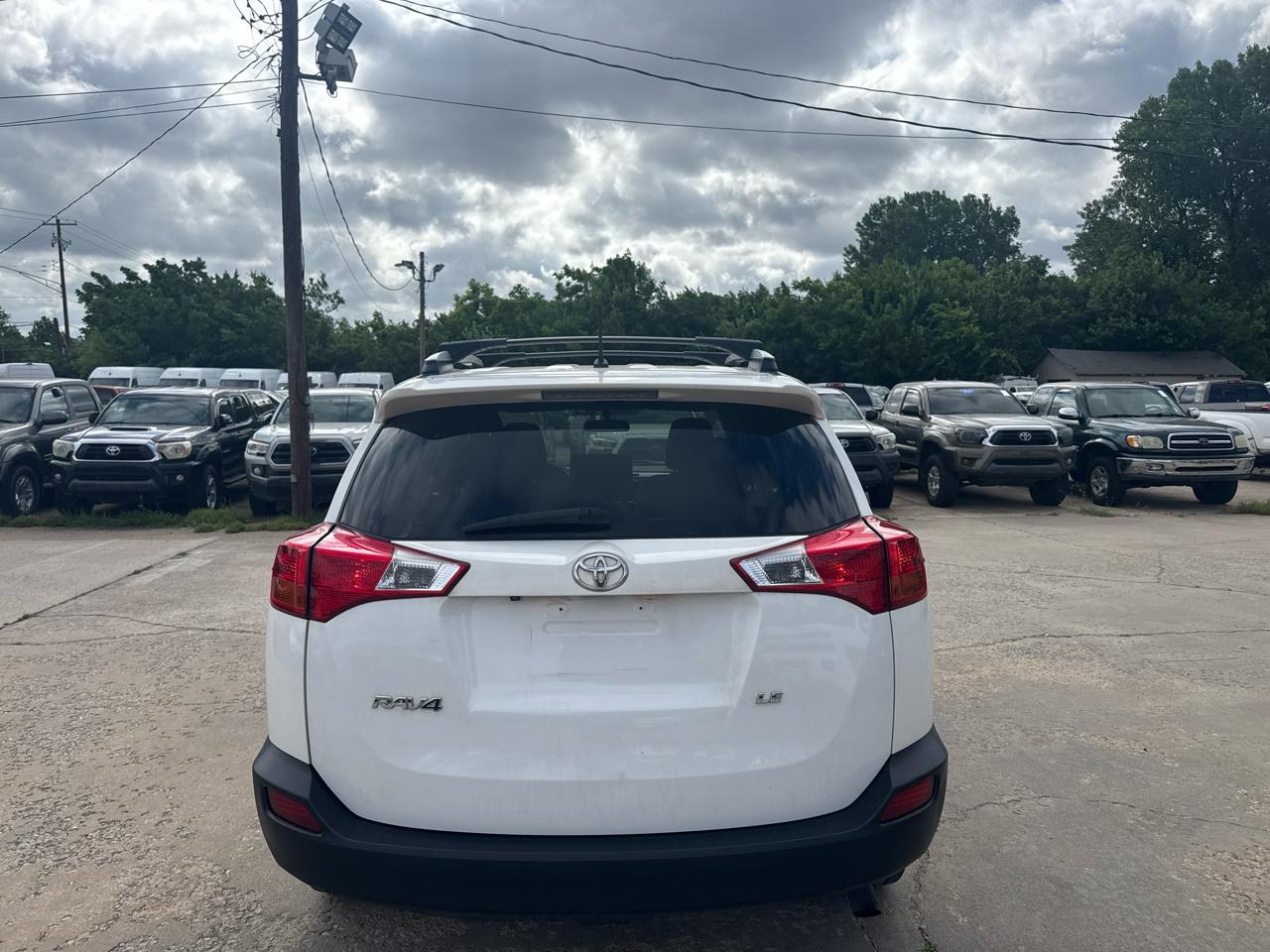Toyota RAV4 LE FWD 2015