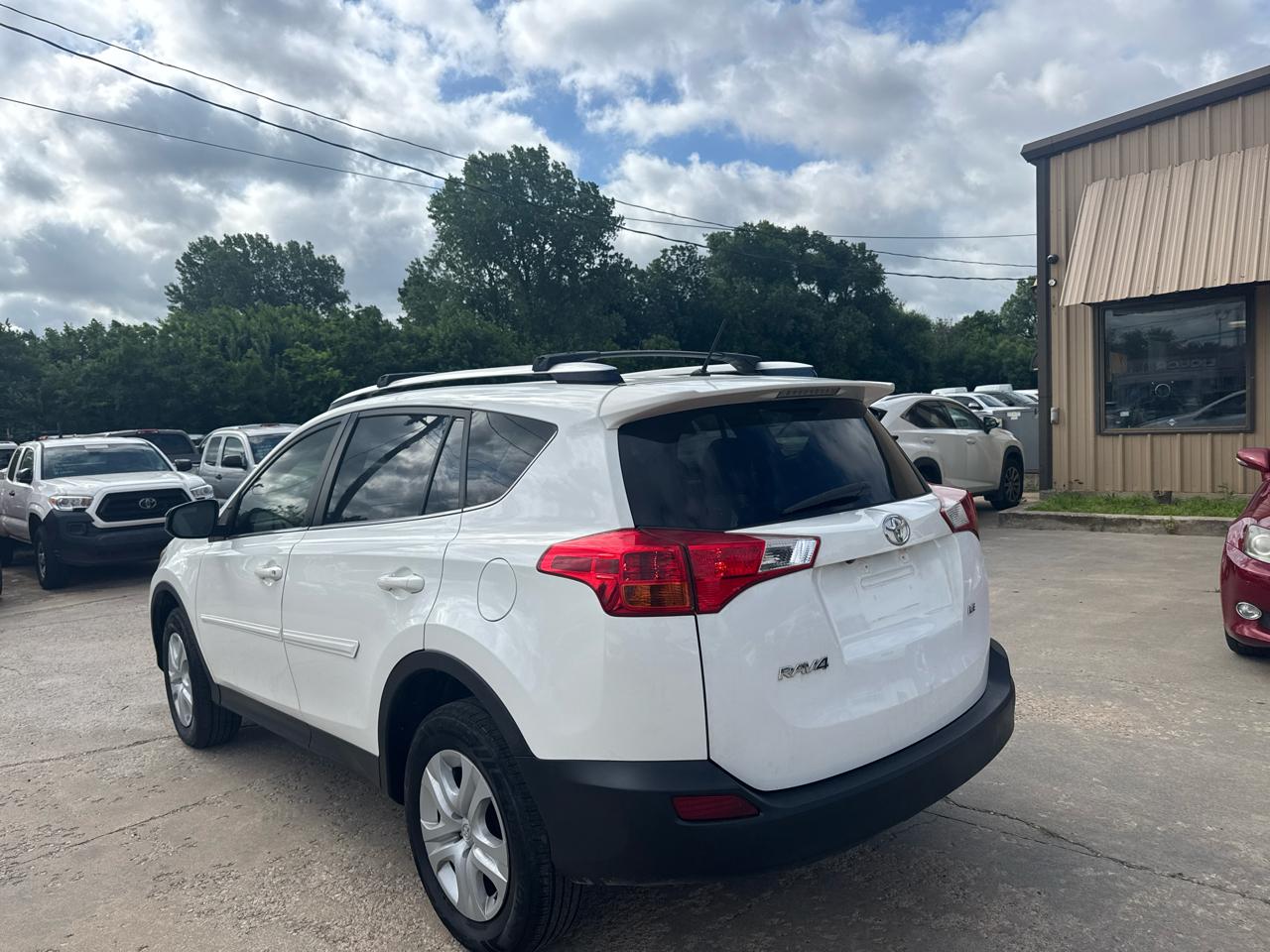 Toyota RAV4 LE FWD 2015