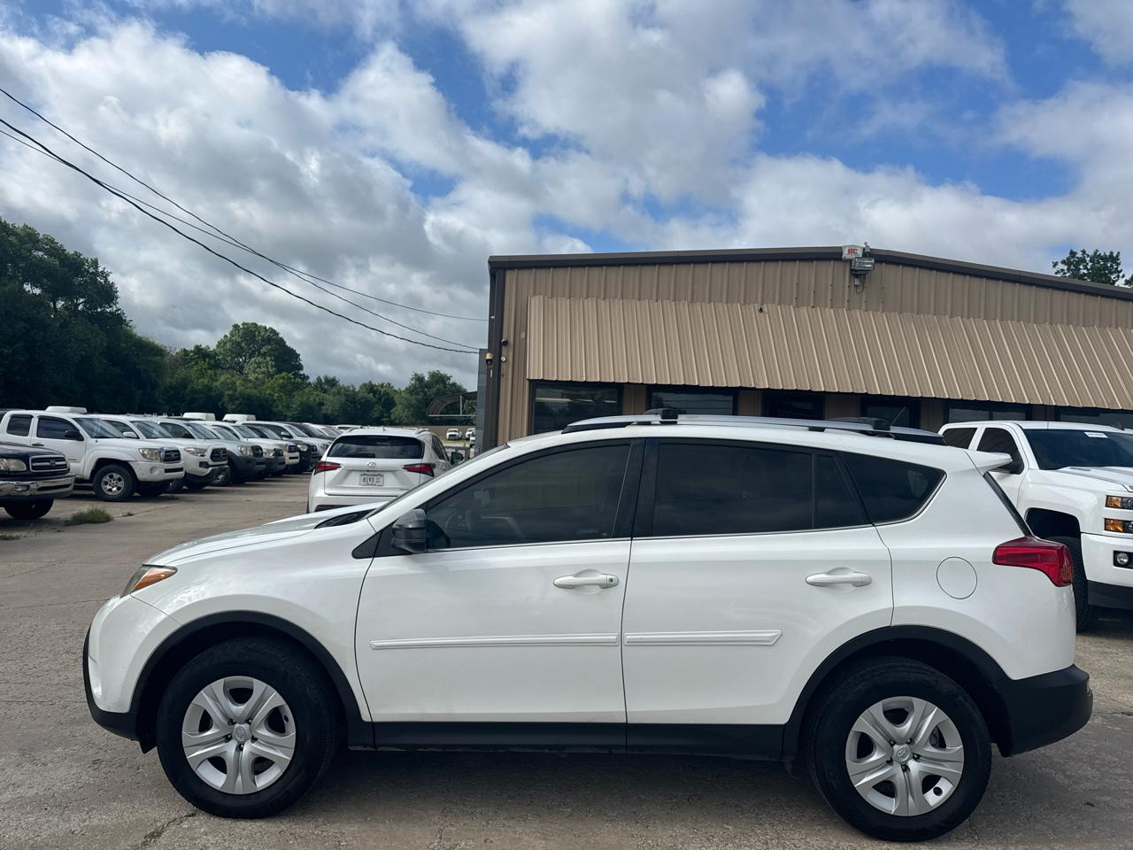 Toyota RAV4 LE FWD 2015
