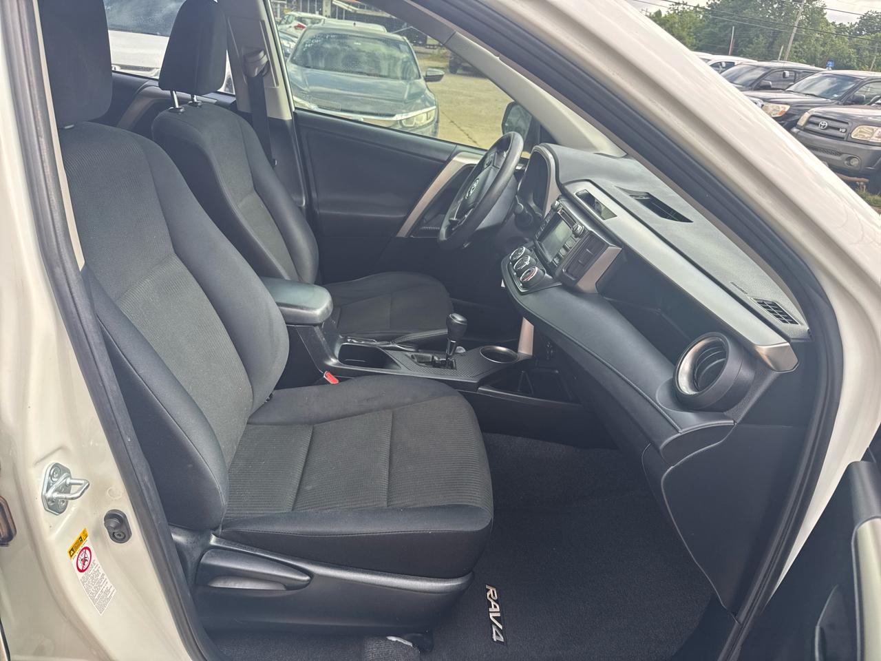 Toyota RAV4 LE FWD 2015