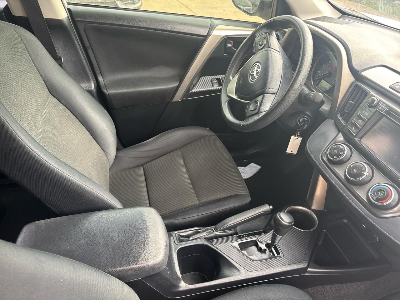 Toyota RAV4 LE FWD 2015
