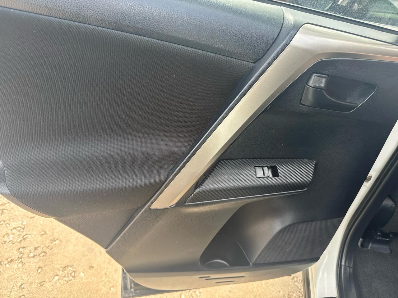 Toyota RAV4 LE FWD 2015
