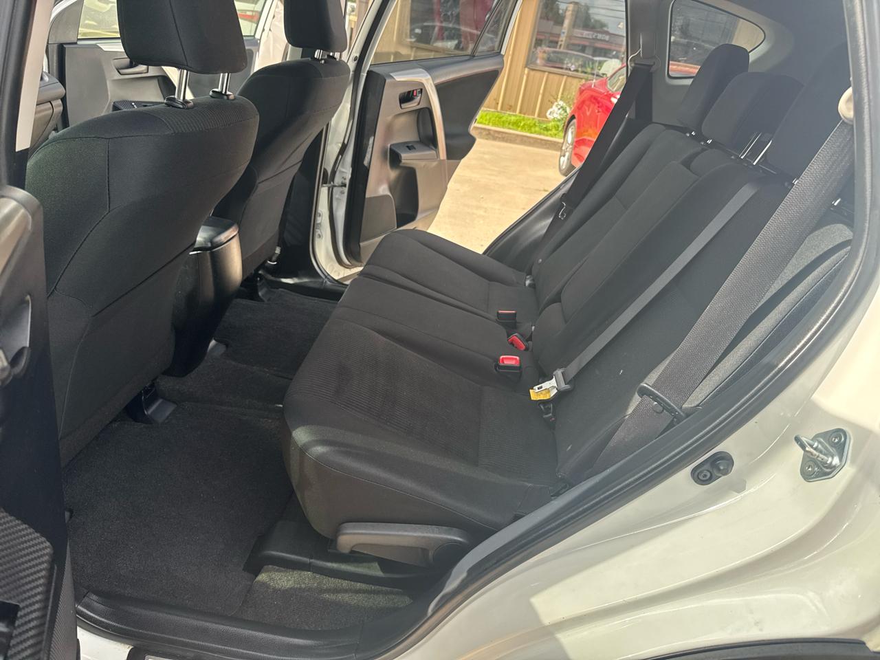 Toyota RAV4 LE FWD 2015