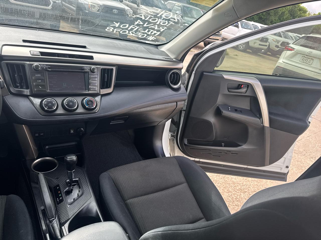 Toyota RAV4 LE FWD 2015