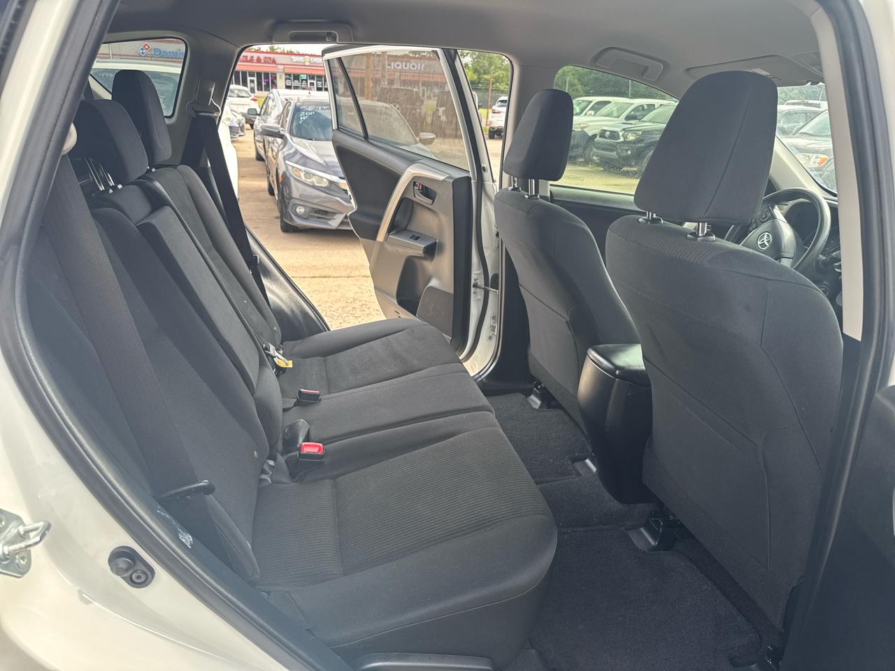 Toyota RAV4 LE FWD 2015