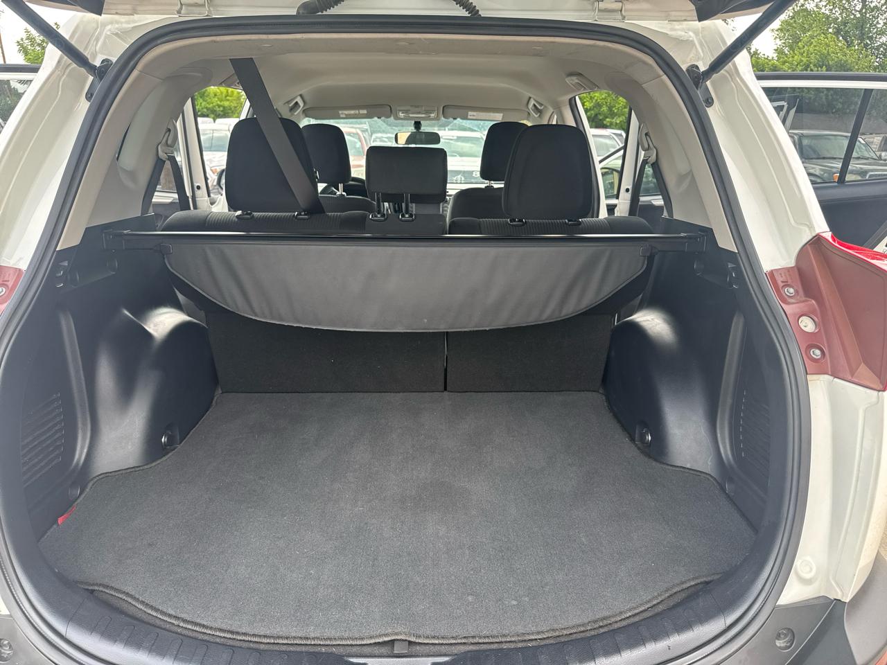 Toyota RAV4 LE FWD 2015